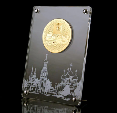 Корпоративный подарок, бизнес-сувенир  медаль на подставке из стекла